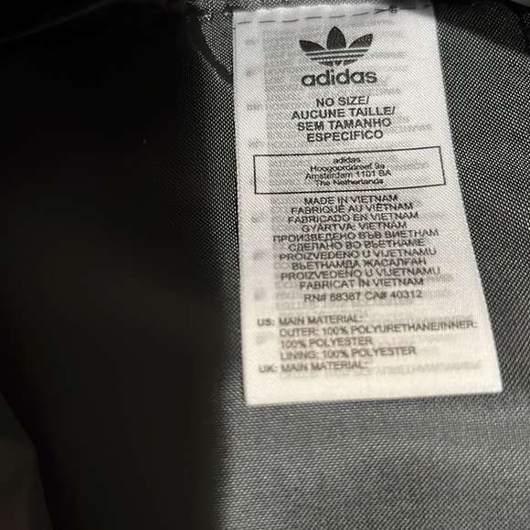 ADIDAS ORIGINALS GRAPHIC Men or Women A MODERN BACKPACK BLACK New - Picture 6 of 6